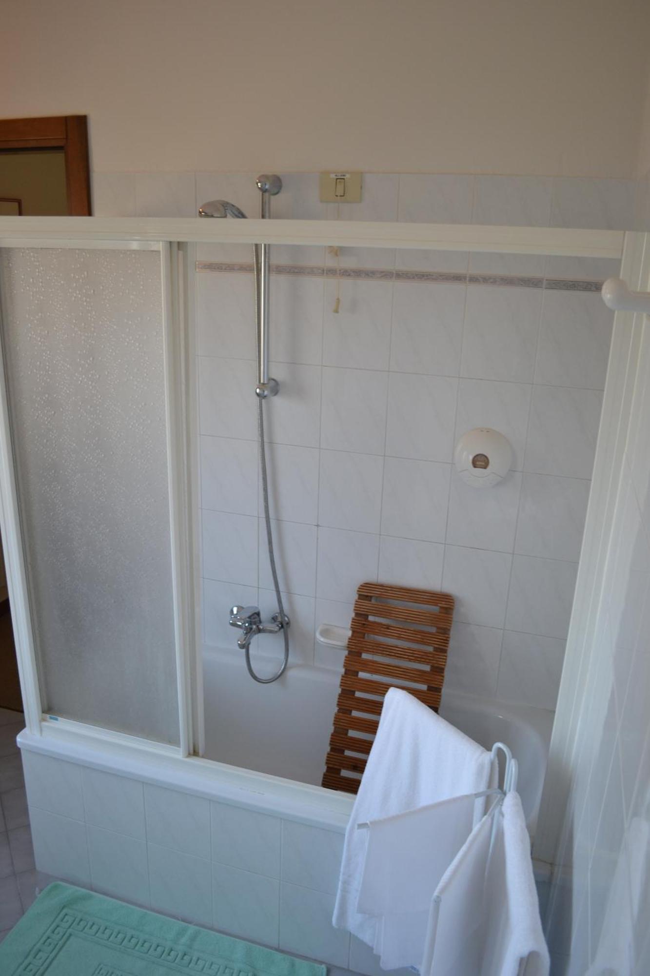 Albergo Elena Пьяноро Номер фото